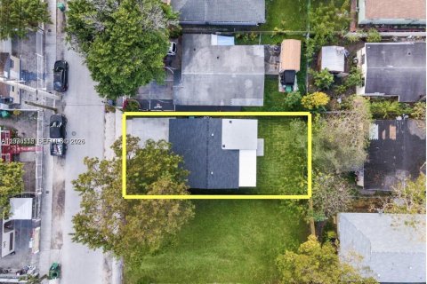 Villa ou maison à vendre à Miami, Floride: 3 chambres, 75.44 m2 № 2086575 - photo 12