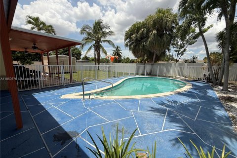 Villa ou maison à vendre à Hialeah, Floride: 3 chambres, 131.09 m2 № 1962947 - photo 8