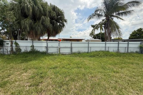 Villa ou maison à vendre à Hialeah, Floride: 3 chambres, 131.09 m2 № 1962947 - photo 13