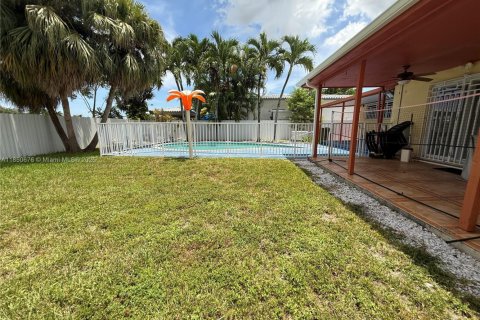 Villa ou maison à vendre à Hialeah, Floride: 3 chambres, 131.09 m2 № 1962947 - photo 12