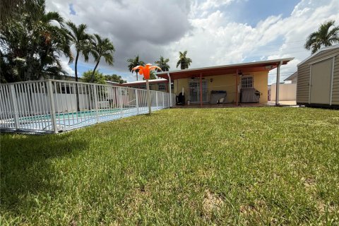 Villa ou maison à vendre à Hialeah, Floride: 3 chambres, 131.09 m2 № 1962947 - photo 11