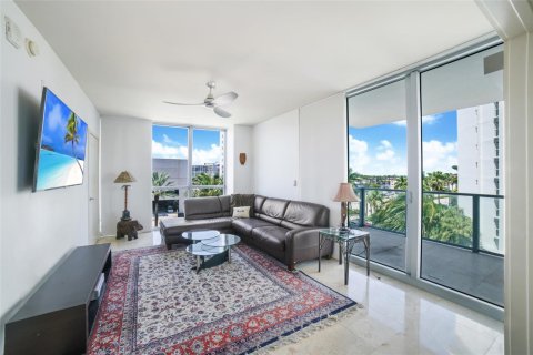 Condo in Hollywood, Florida, 2 bedrooms  № 2392609 - photo 13