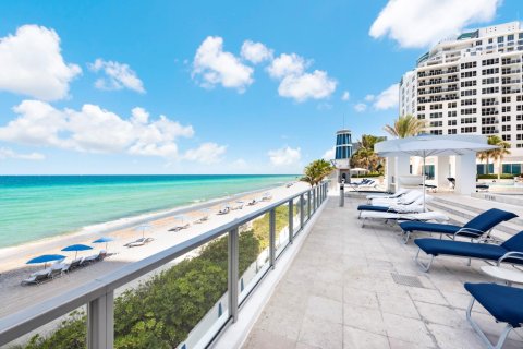 Condo in Hollywood, Florida, 2 bedrooms  № 2392609 - photo 25