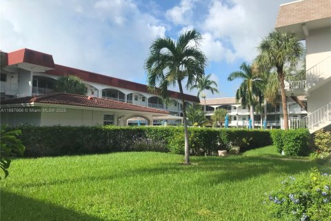 Купить кондоминиум в Халландейл-Бич, Флорида 2 спальни, 111.48м2, № 1939120 - фото 2