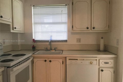 Купить кондоминиум в Халландейл-Бич, Флорида 2 спальни, 111.48м2, № 1939120 - фото 9