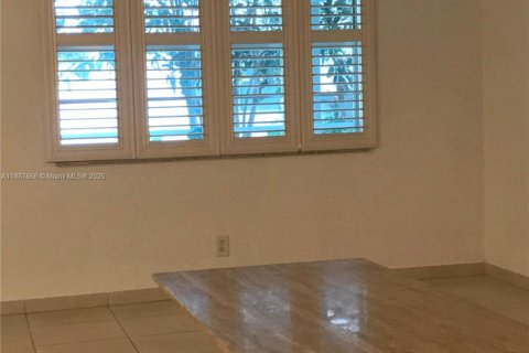 Купить кондоминиум в Халландейл-Бич, Флорида 2 спальни, 111.48м2, № 1939120 - фото 5