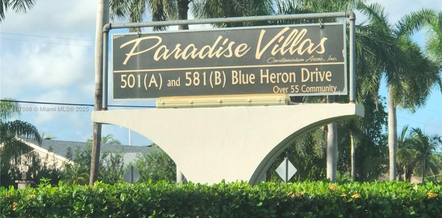 Кондоминиум с 2 спальнями в Халландейл-Бич, Флорида № 1939120