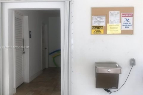 Copropriété à vendre à Hallandale Beach, Floride: 2 chambres, 111.48 m2 № 1939120 - photo 29