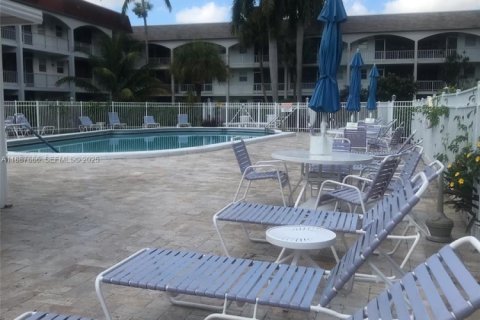 Copropriété à vendre à Hallandale Beach, Floride: 2 chambres, 111.48 m2 № 1939120 - photo 27