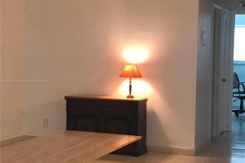 Купить кондоминиум в Халландейл-Бич, Флорида 2 спальни, 111.48м2, № 1939120 - фото 6