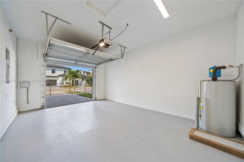 Villa ou maison à vendre à Fort Myers, Floride: 3 chambres, 147.71 m2 № 1937007 - photo 28