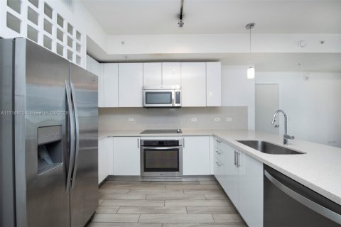 Condo in Miami, Florida, 2 bedrooms  № 1860047 - photo 10