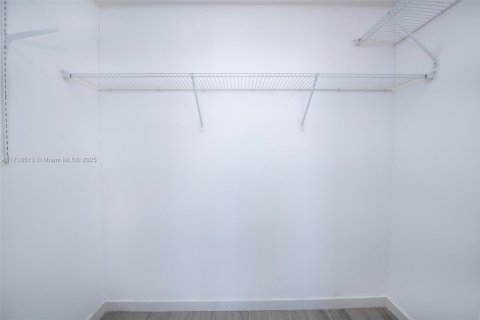 Condo in Miami, Florida, 2 bedrooms  № 1860047 - photo 14