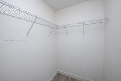 Condo in Miami, Florida, 2 bedrooms  № 1860047 - photo 16