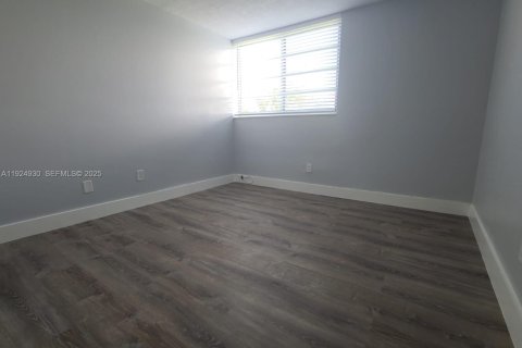 Copropriété à louer à Miami, Floride: 3 chambres, 131.64 m2 № 1983105 - photo 11