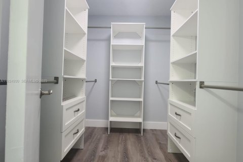 Copropriété à louer à Miami, Floride: 3 chambres, 131.64 m2 № 1983105 - photo 3