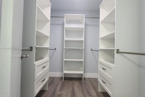 Copropriété à louer à Miami, Floride: 3 chambres, 131.64 m2 № 1983105 - photo 8