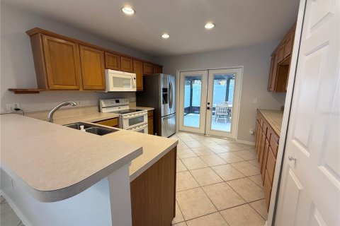 House in Sanford, Florida 3 bedrooms, 105.82 sq.m. № 2150539 - photo 5