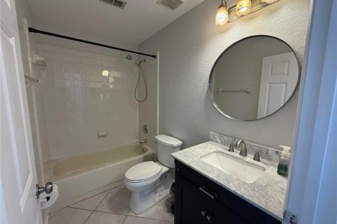 House in Sanford, Florida 3 bedrooms, 105.82 sq.m. № 2150539 - photo 11
