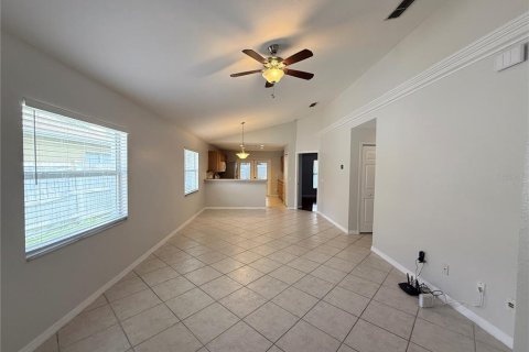 House in Sanford, Florida 3 bedrooms, 105.82 sq.m. № 2150539 - photo 4