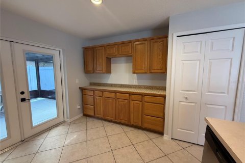 House in Sanford, Florida 3 bedrooms, 105.82 sq.m. № 2150539 - photo 6