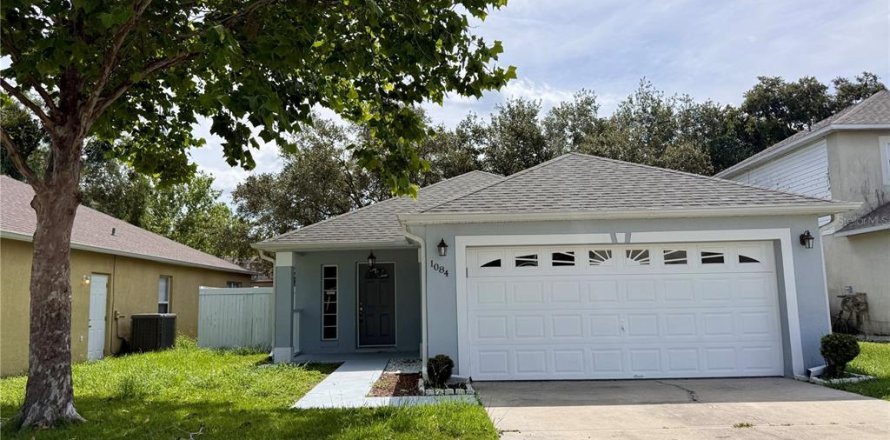 House in Sanford, Florida 3 bedrooms, 105.82 sq.m. № 2150539