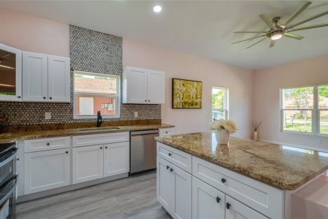 Villa ou maison à vendre à New Smyrna Beach, Floride: 3 chambres, 137.31 m2 № 1680566 - photo 11