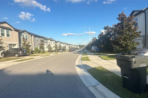 Touwnhouse à vendre à Davenport, Floride: 3 chambres, 137.5 m2 № 2149852 - photo 2