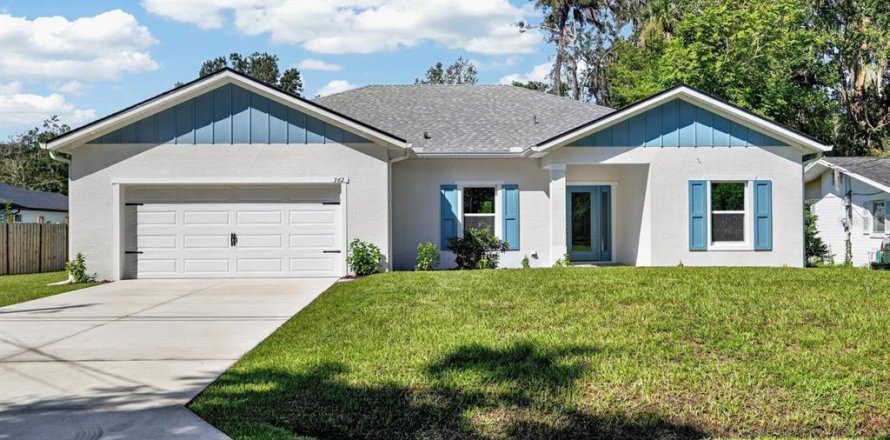 House in New Smyrna Beach, Florida 4 bedrooms, 179.12 sq.m. № 2339325