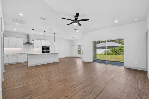 House in New Smyrna Beach, Florida 4 bedrooms, 179.12 sq.m. № 2339325 - photo 5