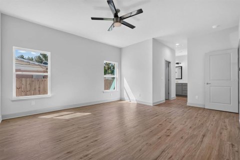 House in New Smyrna Beach, Florida 4 bedrooms, 179.12 sq.m. № 2339325 - photo 15