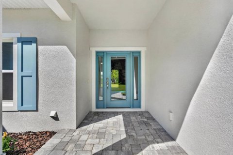 House in New Smyrna Beach, Florida 4 bedrooms, 179.12 sq.m. № 2339325 - photo 2