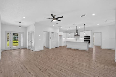 House in New Smyrna Beach, Florida 4 bedrooms, 179.12 sq.m. № 2339325 - photo 8