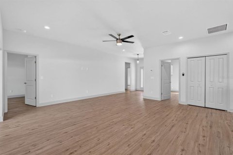 House in New Smyrna Beach, Florida 4 bedrooms, 179.12 sq.m. № 2339325 - photo 7