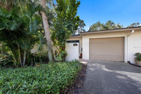 House in Bradenton, Florida 3 bedrooms, 167.22 sq.m. № 1356335 - photo 1