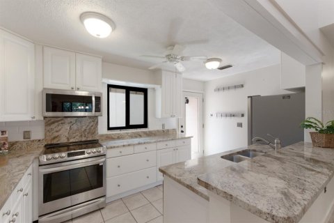 House in Bradenton, Florida 3 bedrooms, 167.22 sq.m. № 1356335 - photo 10