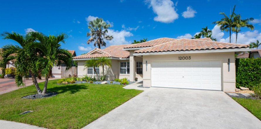 Villa ou maison à Cooper City, Floride 3 chambres, 182.09 m2 № 2429692