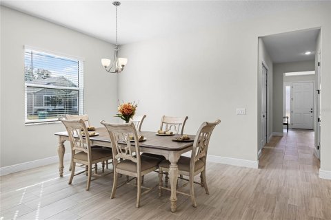 Casa en venta en Mount Dora, Florida, 4 dormitorios, 228.54 m2 № 1539751 - foto 5