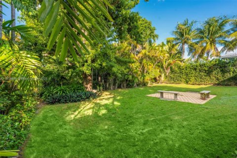 Casa en venta en Miami Beach, Florida, 4 dormitorios, 393.44 m2 № 1973290 - foto 12