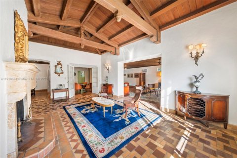 Casa en venta en Miami Beach, Florida, 4 dormitorios, 393.44 m2 № 1973290 - foto 3