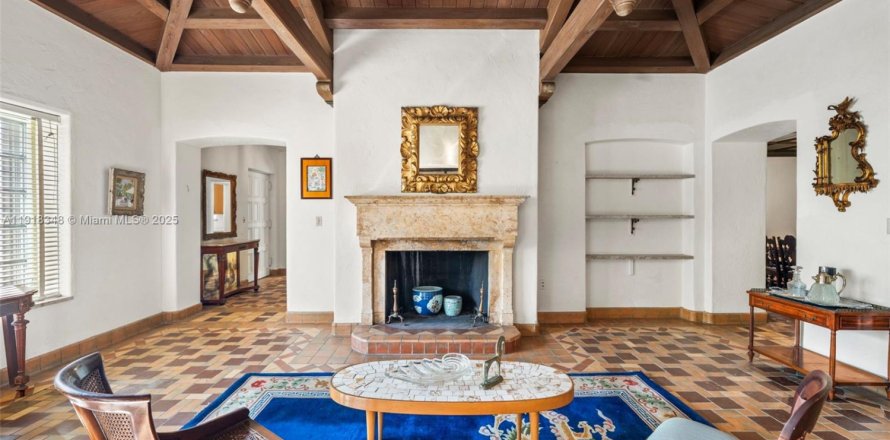 Casa en Miami Beach, Florida 4 dormitorios, 393.44 m2 № 1973290