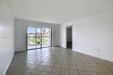 Купить кондоминиум в Санрайз, Флорида 2 спальни, 78.97м2, № 2012236 - фото 14