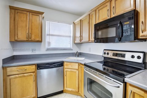 Купить кондоминиум в Санрайз, Флорида 2 спальни, 78.97м2, № 2012236 - фото 8