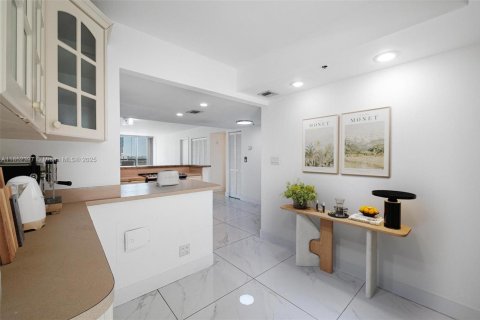 Copropriété à vendre à Miami, Floride: 3 chambres, 170.94 m2 № 1877529 - photo 15