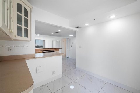 Copropriété à vendre à Miami, Floride: 3 chambres, 170.94 m2 № 1877529 - photo 16