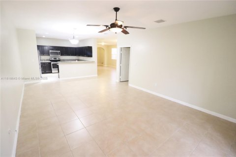 House in Cutler Bay, Florida 5 bedrooms, 271.65 sq.m. № 1772693 - photo 15