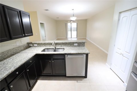 House in Cutler Bay, Florida 5 bedrooms, 271.65 sq.m. № 1772693 - photo 21