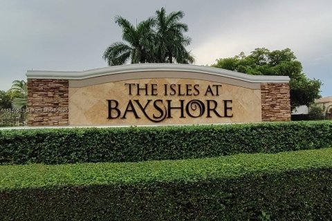 House in Cutler Bay, Florida 5 bedrooms, 271.65 sq.m. № 1772693 - photo 4
