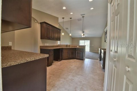 House in Ocala, Florida 3 bedrooms, 179.67 sq.m. № 2105258 - photo 7