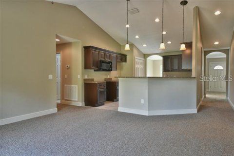 House in Ocala, Florida 3 bedrooms, 179.67 sq.m. № 2105258 - photo 10
